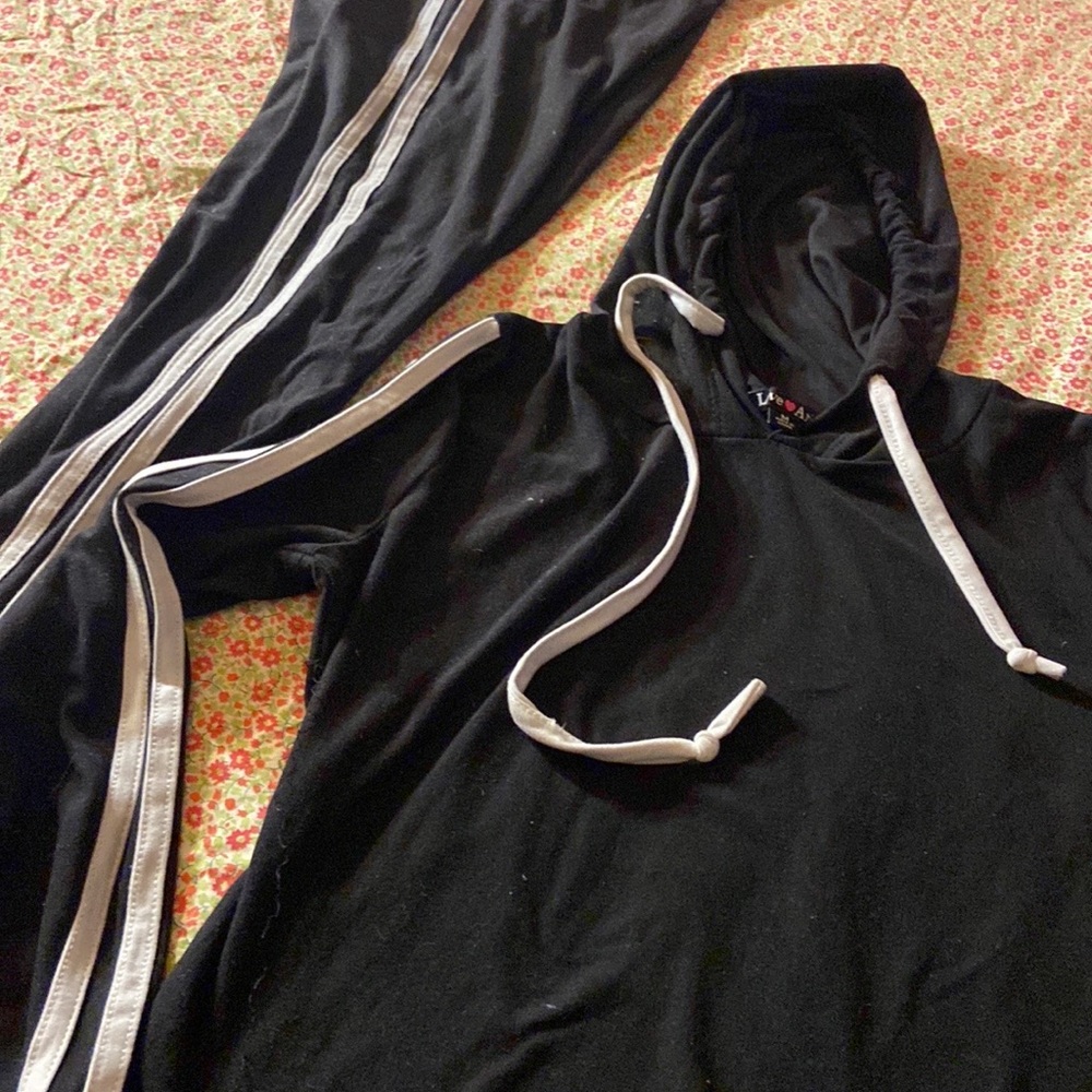 Fashion stretchy joggers hoodie set size medium with black white stripe